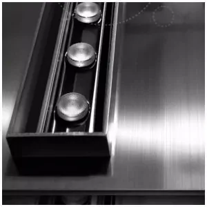 Lareira Elétrica Recessível com Simulação de Chama a Vapor d Água ERoomQ Preta Aço Inox 70cm 128 Cores Ajustáveis Controle Remoto e Painel